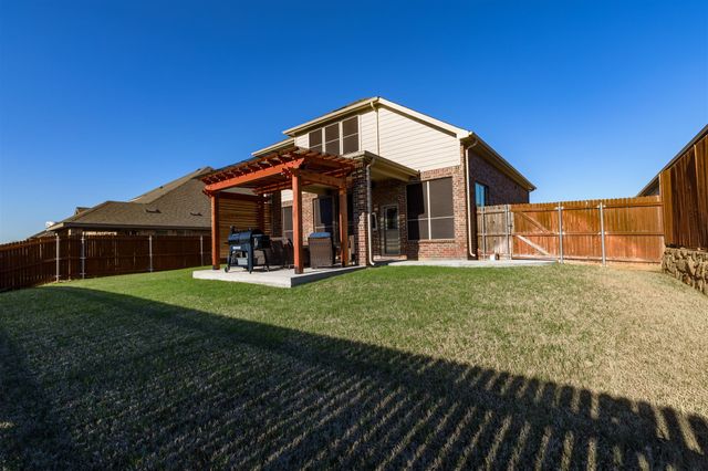 7804 Azure Way, Arlington, TX 76001