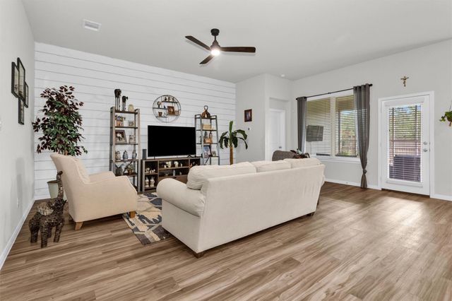 1208 Sandstone Hills Drive, Montgomery, TX 77316