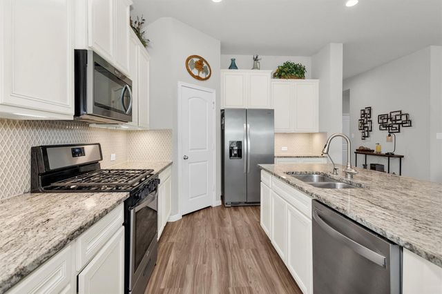 1208 Sandstone Hills Drive, Montgomery, TX 77316