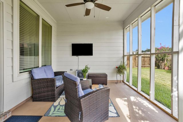 1208 Sandstone Hills Drive, Montgomery, TX 77316