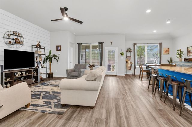 1208 Sandstone Hills Drive, Montgomery, TX 77316
