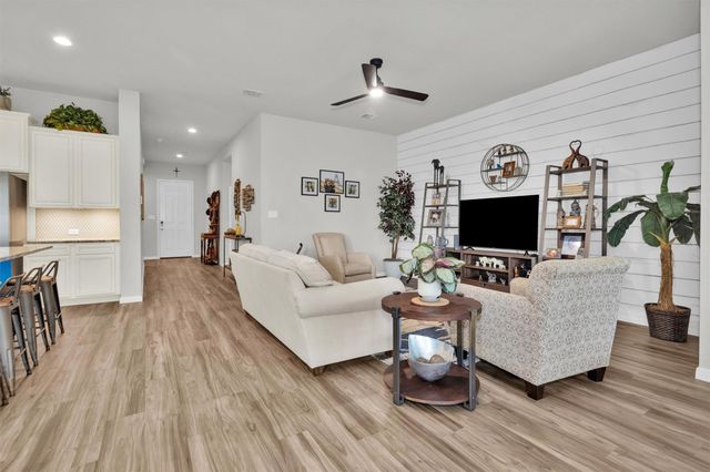 1208 Sandstone Hills Drive, Montgomery, TX 77316