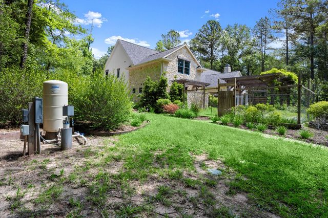 129 Stagecoach Circle, Huntsville, TX 77340