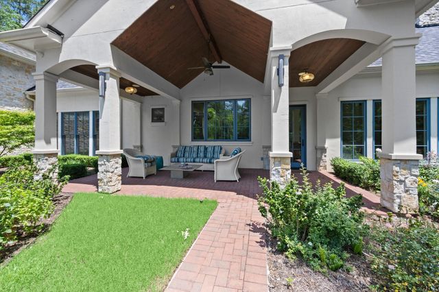 129 Stagecoach Circle, Huntsville, TX 77340