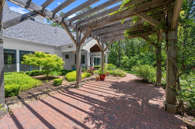 129 Stagecoach Circle, Huntsville, TX 77340