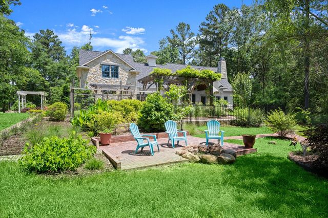 129 Stagecoach Circle, Huntsville, TX 77340