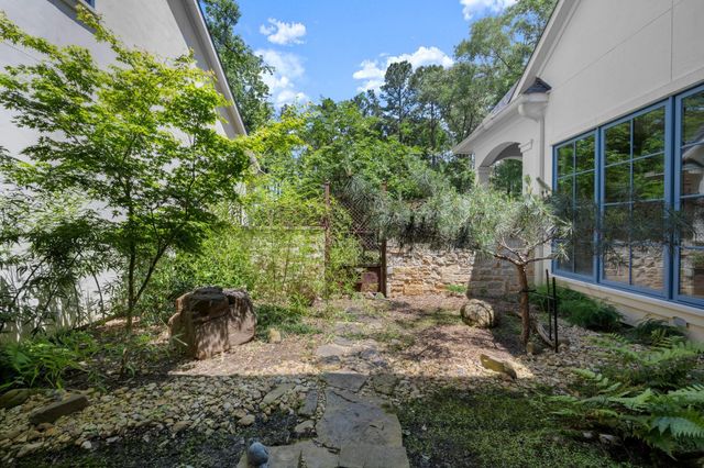 129 Stagecoach Circle, Huntsville, TX 77340