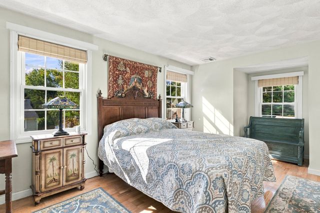 50 Wood, Woburn, MA 01801