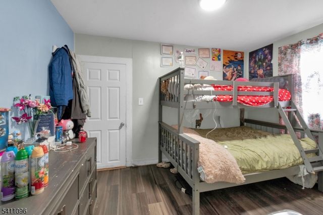 422 Schiller St, Elizabeth City, NJ 07206