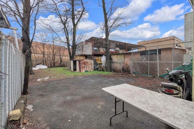 422 Schiller St, Elizabeth City, NJ 07206