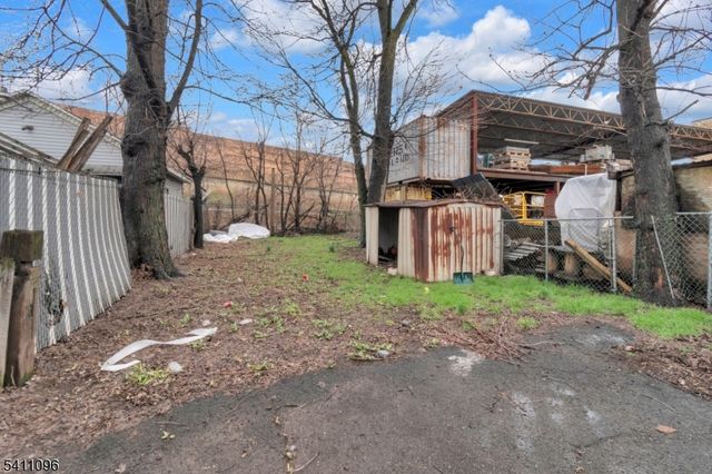 422 Schiller St, Elizabeth City, NJ 07206