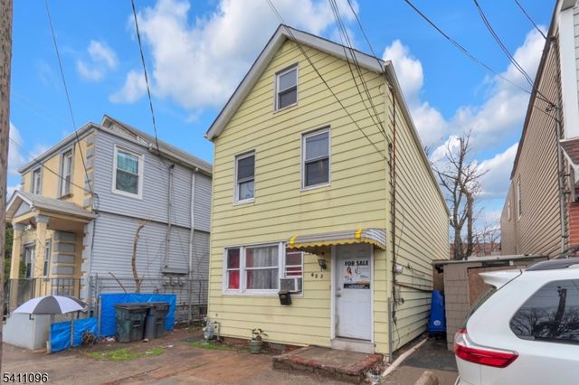 422 Schiller St, Elizabeth City, NJ 07206