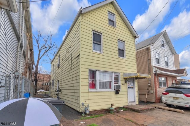 422 Schiller St, Elizabeth City, NJ 07206