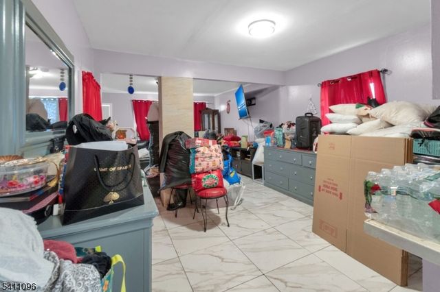 422 Schiller St, Elizabeth City, NJ 07206