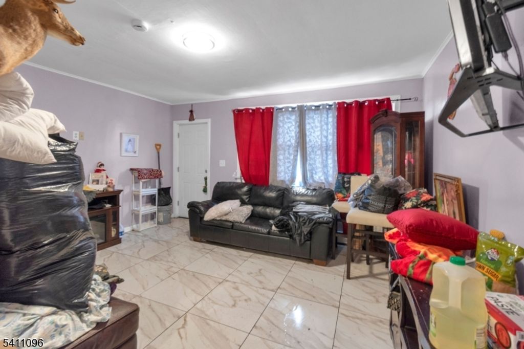 422 Schiller St, Elizabeth City, NJ 07206