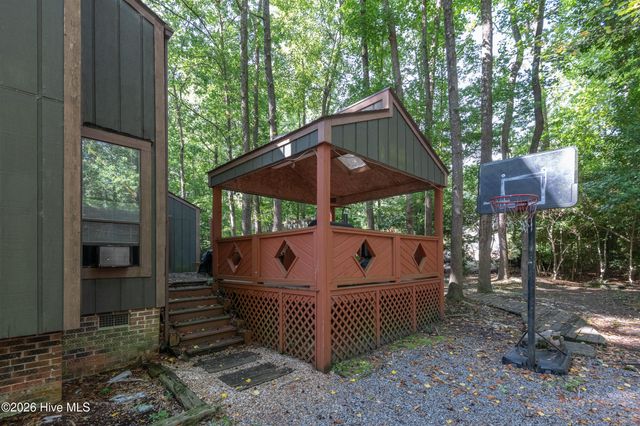 107 Tanglewood Drive, Greenville, NC 27858