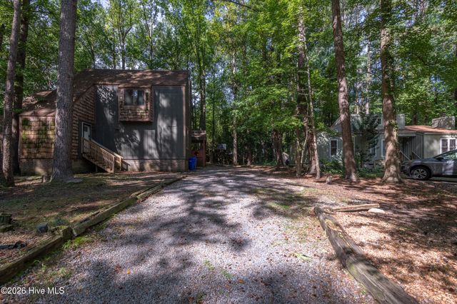 107 Tanglewood Drive, Greenville, NC 27858