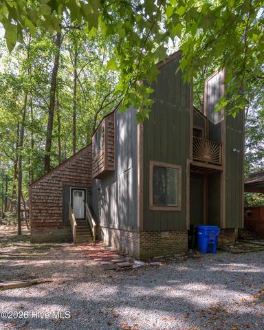 107 Tanglewood Drive, Greenville, NC 27858