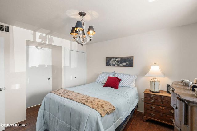 302 S Paseo Aguila, Green Valley, AZ 85614
