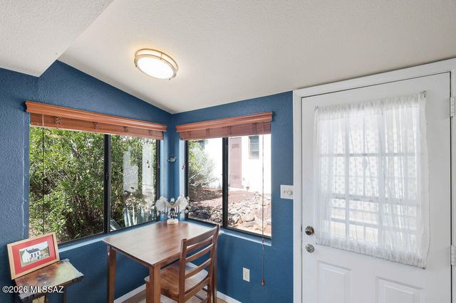 302 S Paseo Aguila, Green Valley, AZ 85614