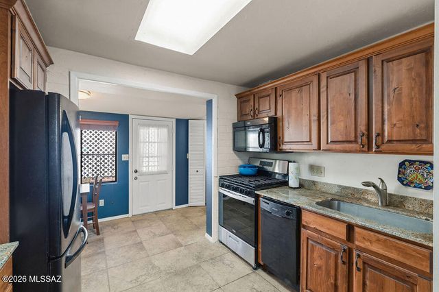 302 S Paseo Aguila, Green Valley, AZ 85614