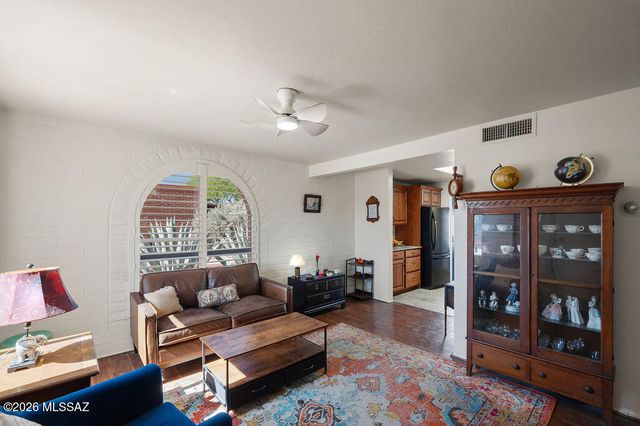 302 S Paseo Aguila, Green Valley, AZ 85614
