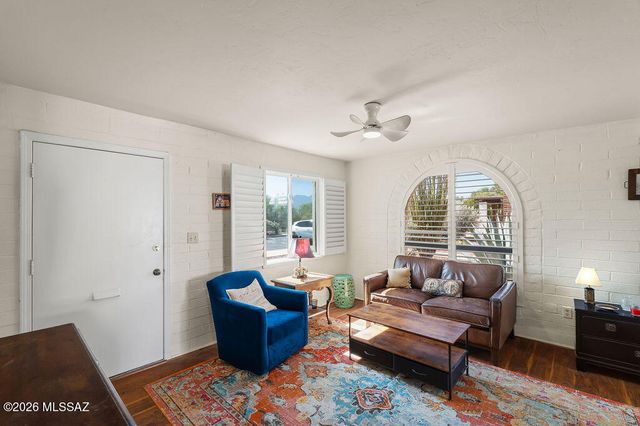 302 S Paseo Aguila, Green Valley, AZ 85614