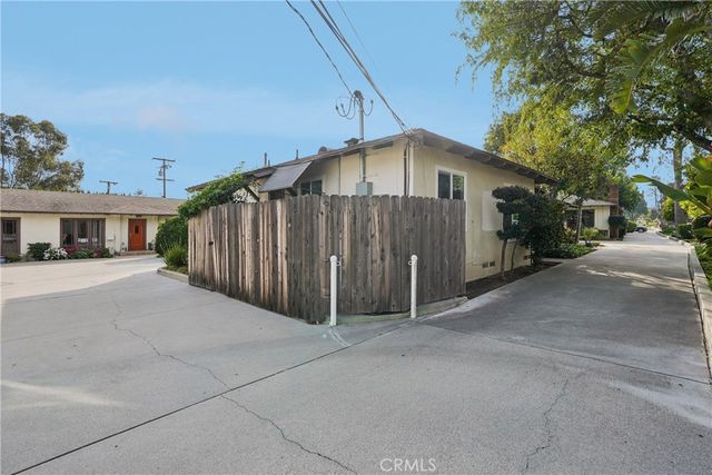 1464 N Allen Avenue, Altadena, CA 91104