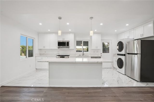 1464 N Allen Avenue, Altadena, CA 91104