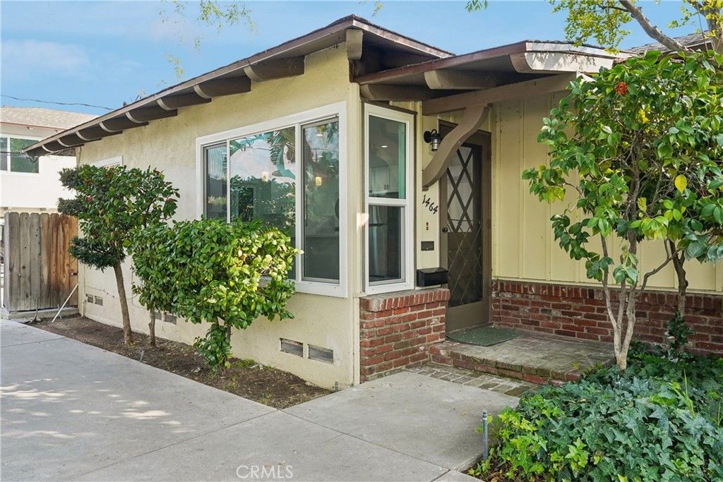 1464 N Allen Avenue, Altadena, CA 91104