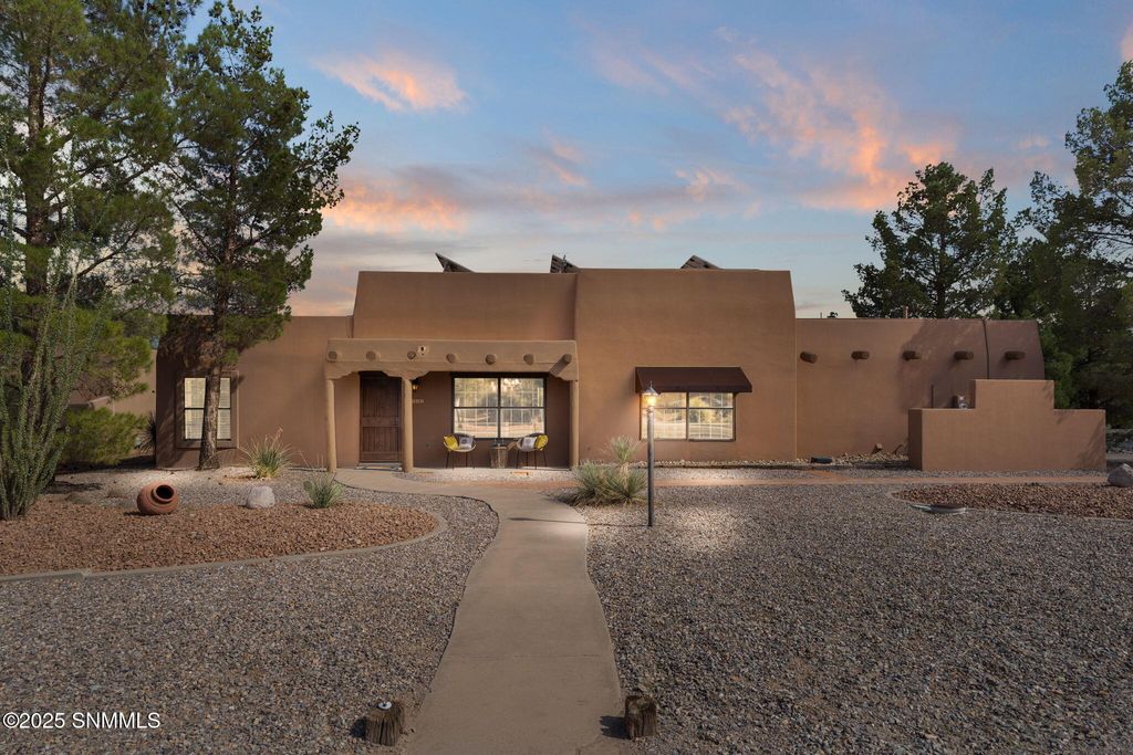 1460 Via Norte, Las Cruces, NM 88007