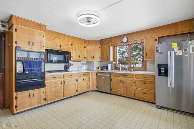 14416 State Route 113, Wakeman, OH 44889