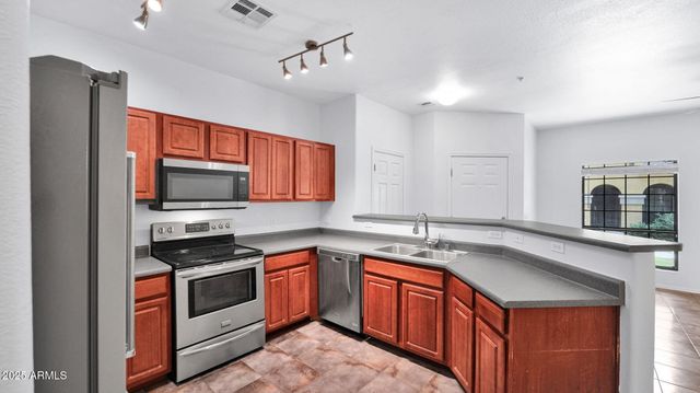 1702 E BELL Road 113, Phoenix, AZ 85022