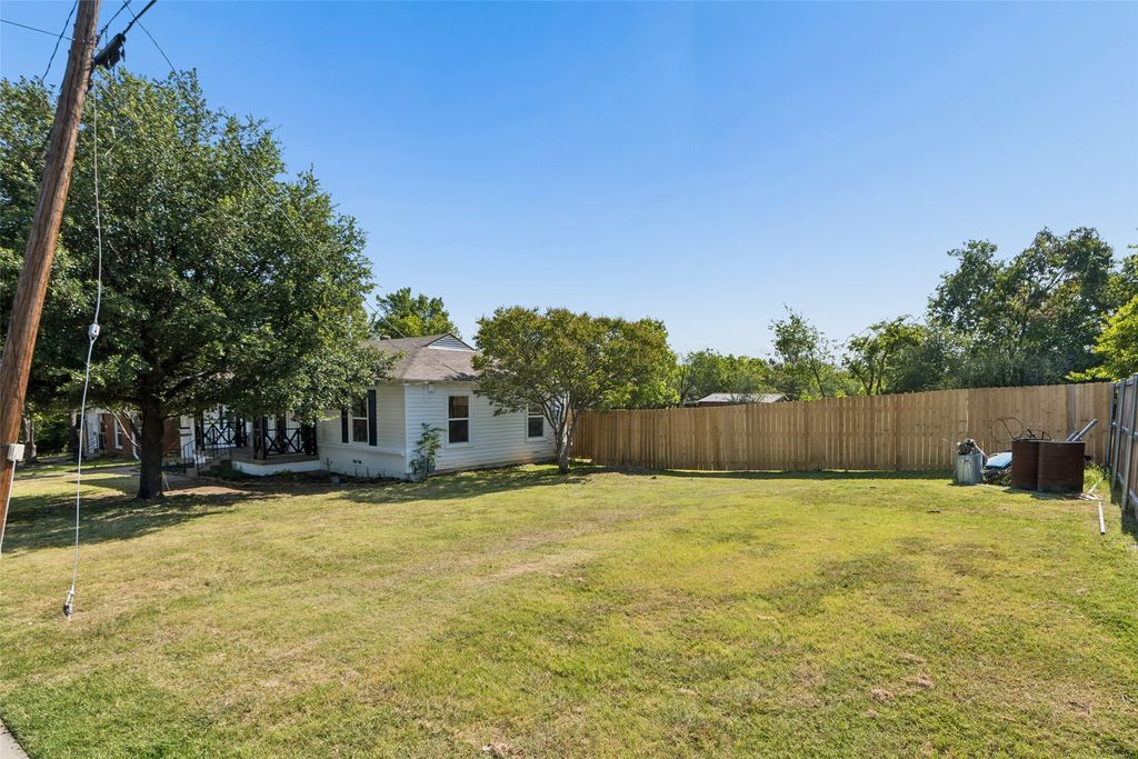 714 NW 6th Street, Grand Prairie, TX 75050 — photo 2