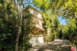 10055 Reevesbury Drive, Beverly Hills, CA 90210