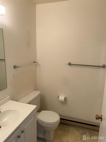 278 Crosse Drive 2H, Monroe, NJ 08831