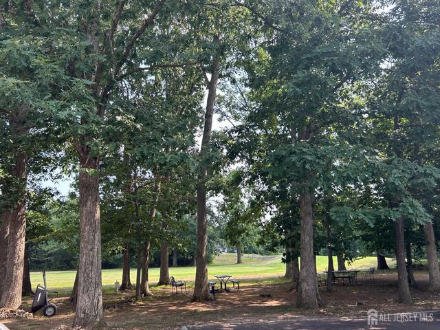 278 Crosse Drive 2H, Monroe, NJ 08831