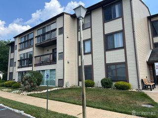 278 Crosse Drive 2H, Monroe, NJ 08831
