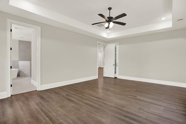 210 WELLINGTON CIR S, Oakland, TN 38068
