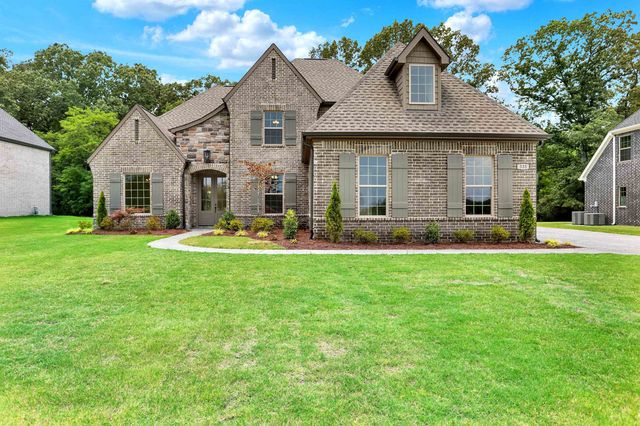 210 WELLINGTON CIR S, Oakland, TN 38068