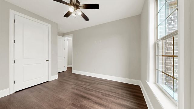 210 WELLINGTON CIR S, Oakland, TN 38068