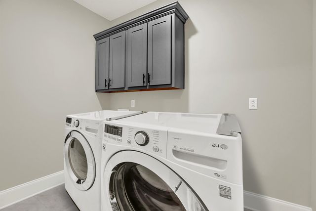 210 WELLINGTON CIR S, Oakland, TN 38068