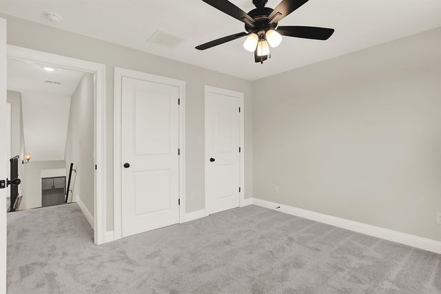 210 WELLINGTON CIR S, Oakland, TN 38068