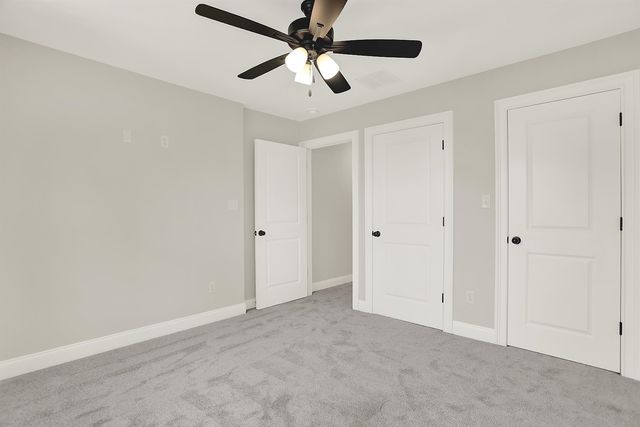 210 WELLINGTON CIR S, Oakland, TN 38068