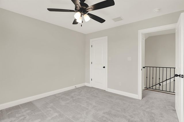 210 WELLINGTON CIR S, Oakland, TN 38068