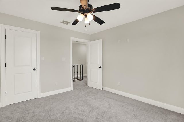 210 WELLINGTON CIR S, Oakland, TN 38068
