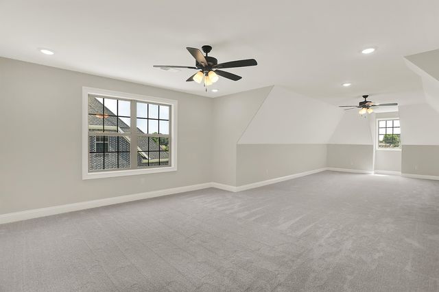 210 WELLINGTON CIR S, Oakland, TN 38068
