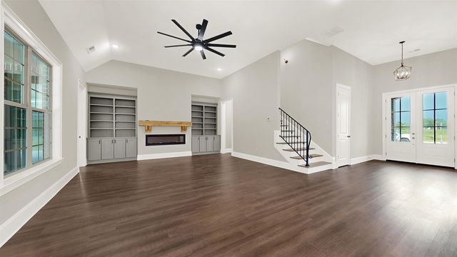 210 WELLINGTON CIR S, Oakland, TN 38068