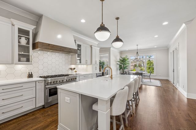 403 Cornwall Dr, Brentwood, TN 37027