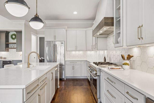 403 Cornwall Dr, Brentwood, TN 37027